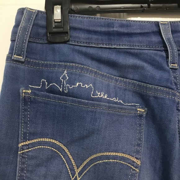 Toronto Embroidered Levi Jeggings - Picture 5 of 5